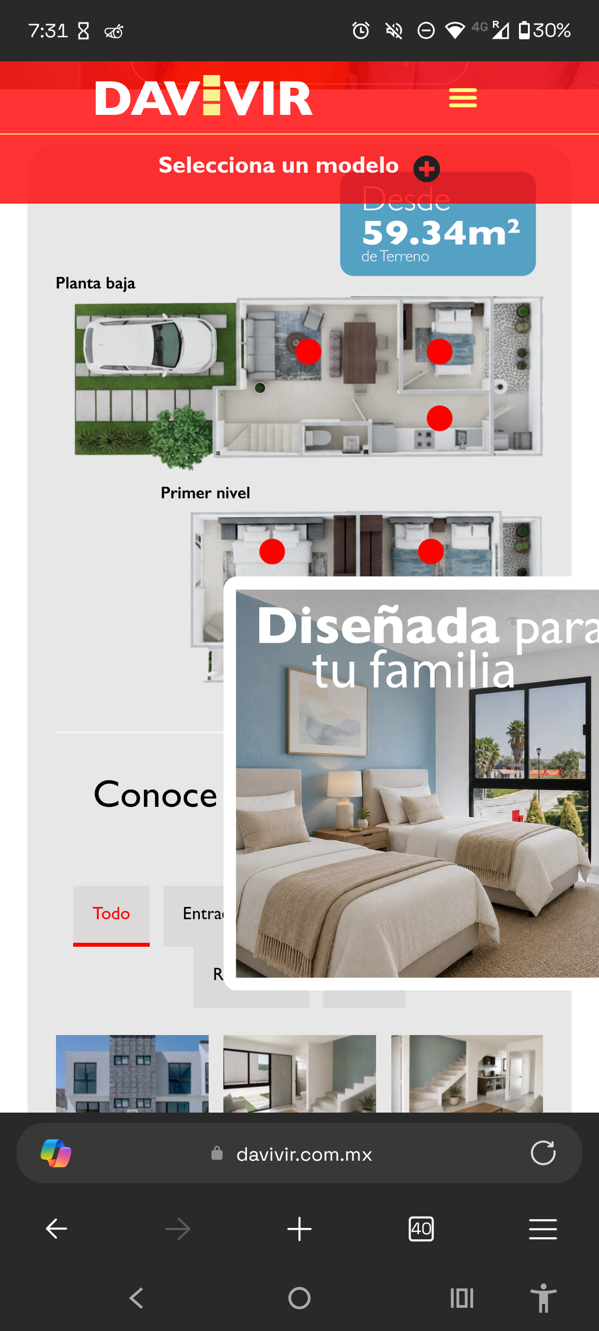 Plano interactivo con puntos de calor sobre cada habitación que abren fotos reales al tocarlos